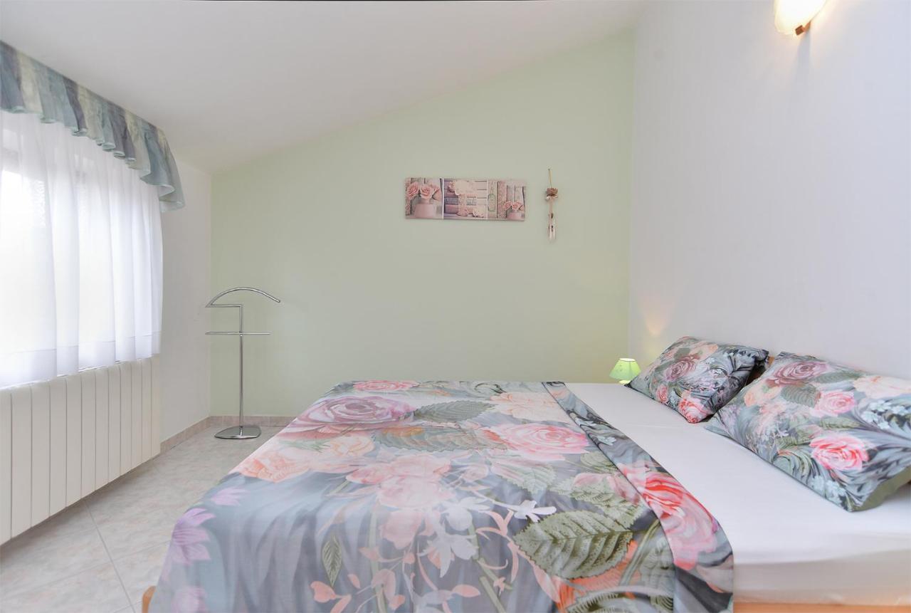 Mira 1293 Apartman Fažana