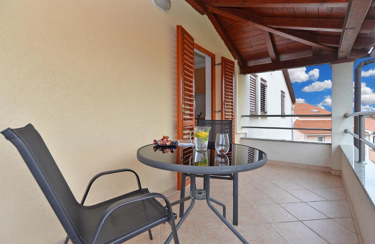 Mira 1293 Apartman *