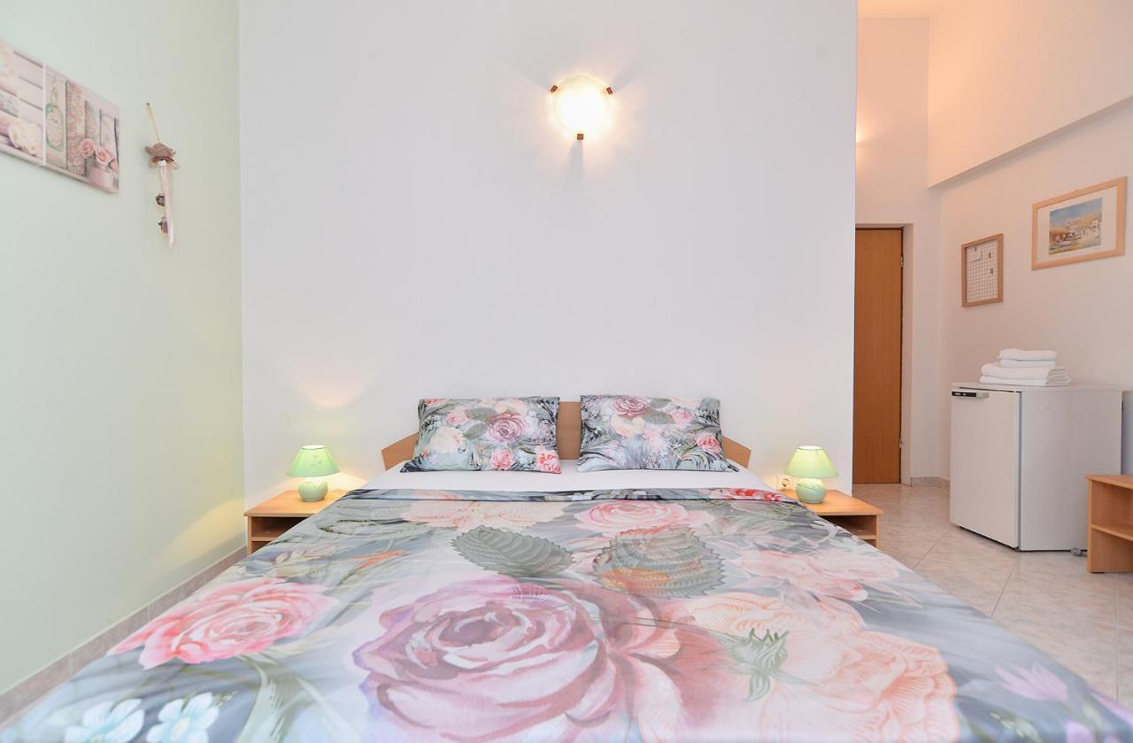 Mira 1293 Apartman *