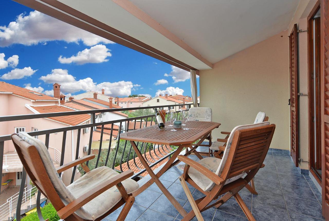 Apartman Mira 1293 *