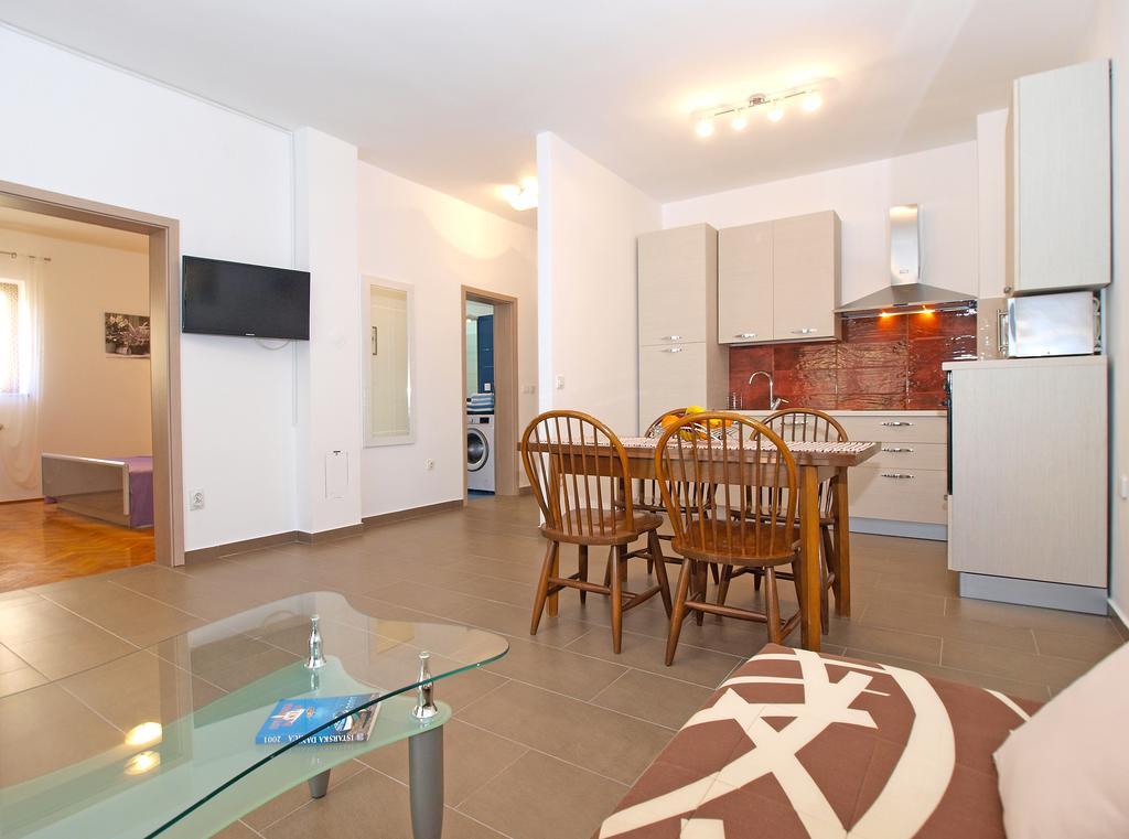 Apartman Mira 1293 *