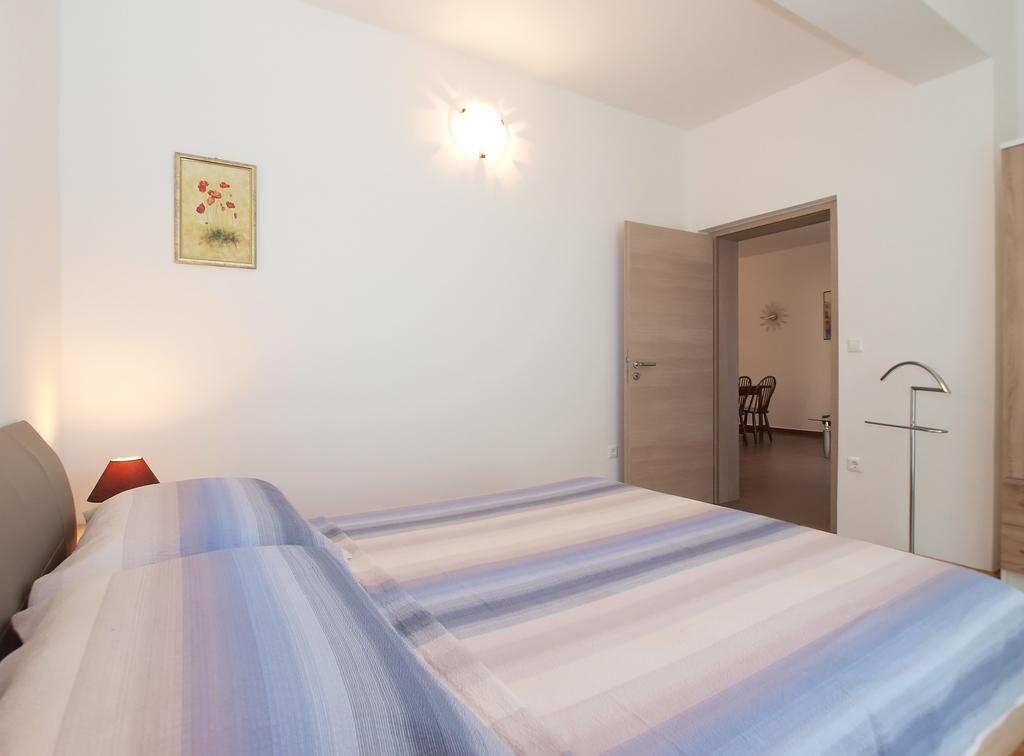 Apartman Mira 1293 *