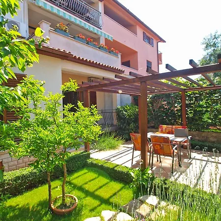 Apartments Mira 1293 Fažana Extérieur photo